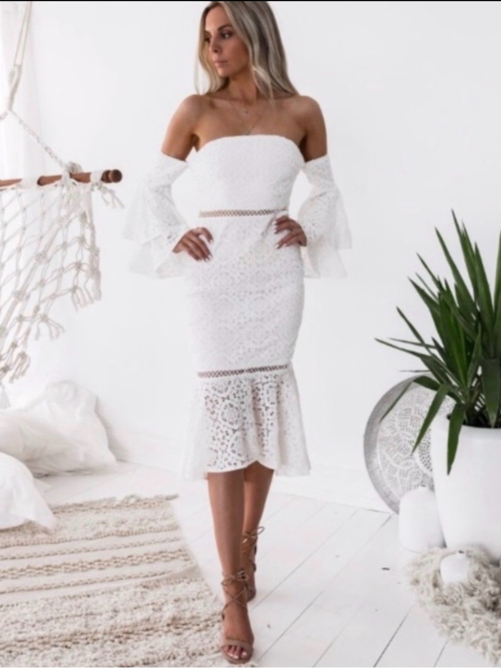 TWOSISTERS THE LABEL WHITE LACE DRESS